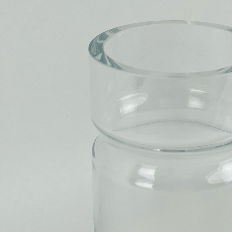 فازة ورد شيك زجاج شفاف لتجديد ديكور البيت