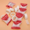 قطعنين من شريط لزق دبل فيس شفاف لتثبيت شرائط الإضاءة والديكور وبالونات اعياد الميلاد ‏