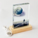 بلورة ثلاثية الابعاد زجاجية شفافة على شكل المجموعة الشمسية بقاعدة خشبية