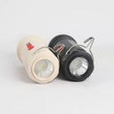 كشاف ومصباح شمسي للتخييم والرحلات والحدائق