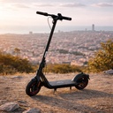 سكوتر كهربائي للتنقل السريع قابل للطي بشاشة ليد وسرعة 30 كم/ساعة