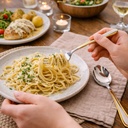 طقم معالق وشوك وسكاكين استانليس ستيل 24 قطعة بمقبض بحواف جولد أنيقة