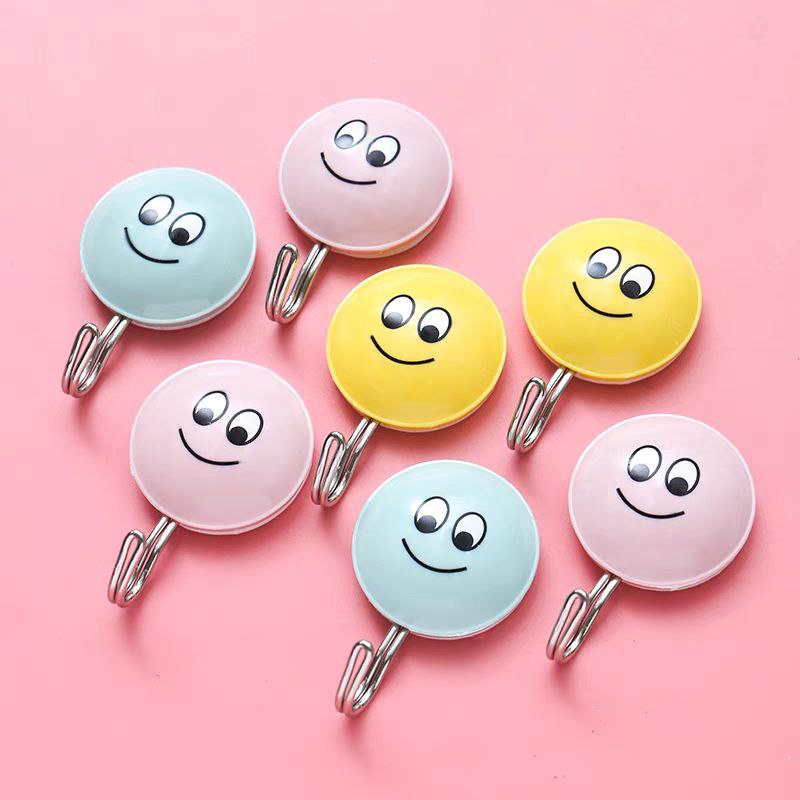 طقم هوك لاصق 2 قطعة شكل سمايل فيس لتعليق المفاتيح والكابات