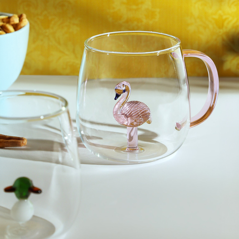 مج زجاج 400 ملي ثري دي بشكل فلامنجو من الداخل مناسب لشرب العصائر والاتية