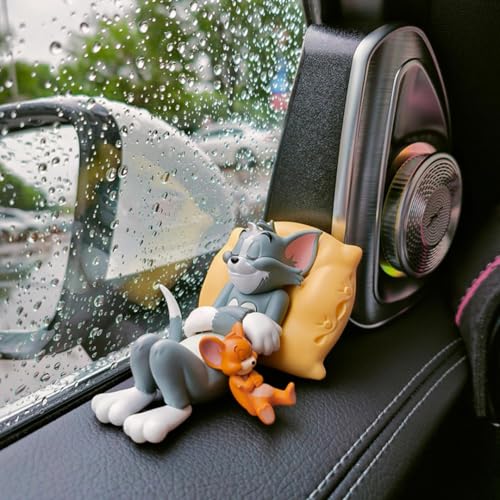 إكسسوارات توم وجيري لتزين تابلوه السيارة