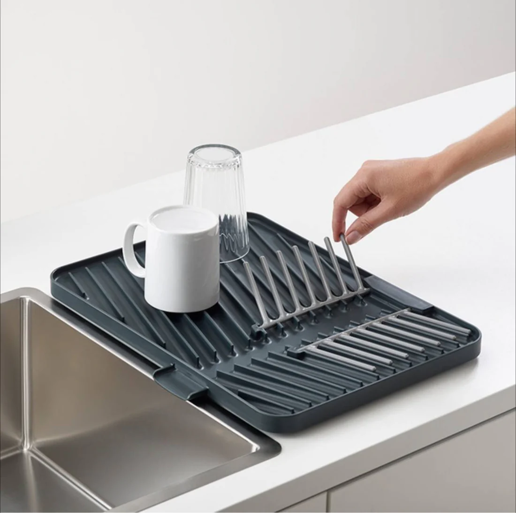 صفاية لحمل وتجفيف الأطباق والأكواب مع جزء قابل للطي