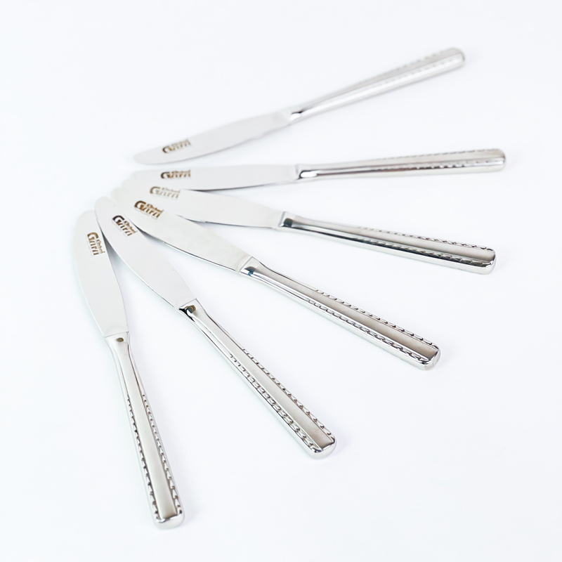 طقم سكاكين عشاء استانلس ستيل تركي باللون الفضي بمقبض مزخرف 12 قطعة