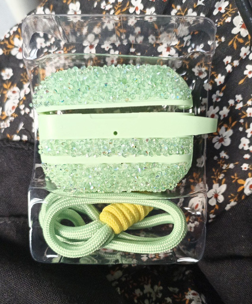 كفر لحفظ الايربودز بتصميم مميز مع حبل للتعليق