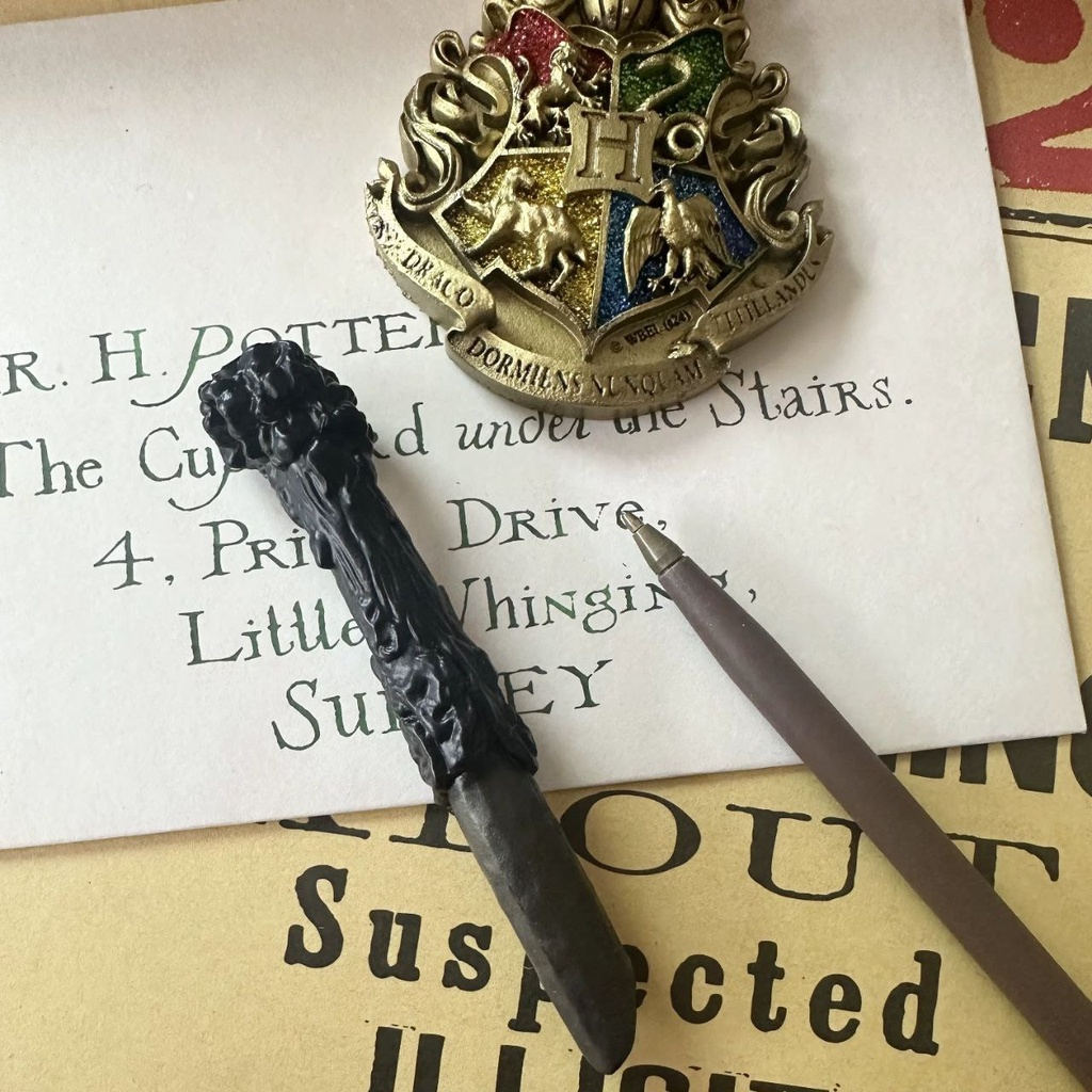 قلم جاف بتصميم العصا السحرية لهاري بوتر