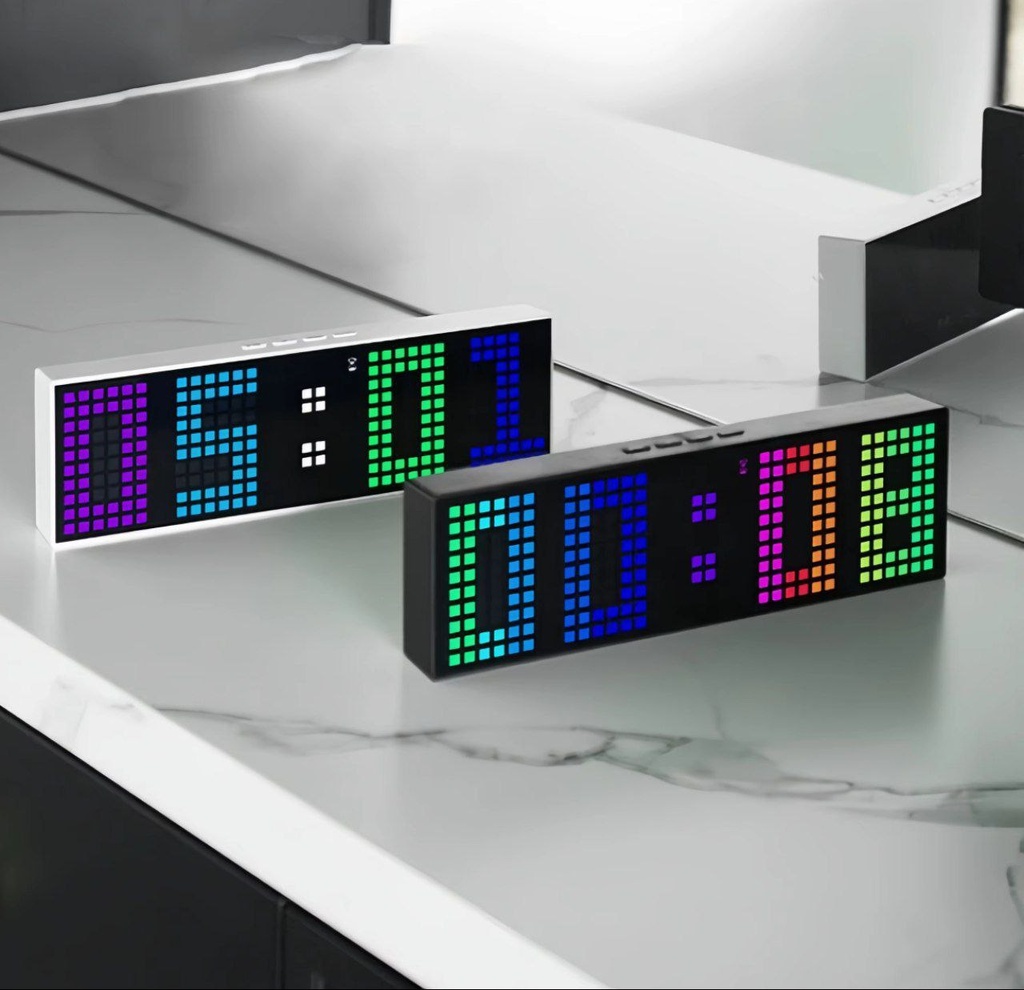 ساعة ديجيتال بمنبه وشاشة ليد لعرض الوقت والتاريخ ودرجة الحرارة