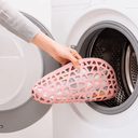 كفر سيليكون لغسل الأحذية والملابس الحساسة وحمايتها من التلف أثناء الغسيل