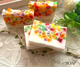 [HH00019003] صابونة كاساتا بزيوت الفواكه وجوزالهند و زبدة المانجو - 120جرام