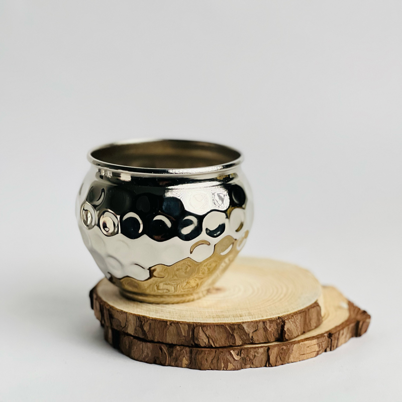 اصيص زرع وحامل شموع نحاس تصميم خليه نحل - باللون الفضي