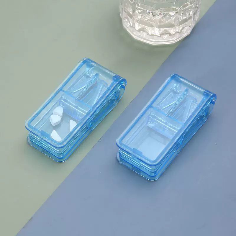 منظم للأدوية والفيتامينات بغطاء محكم الغلق