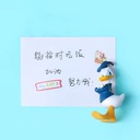 إكسسوار بتصميم بطوط لتزين تابلوه السيارة