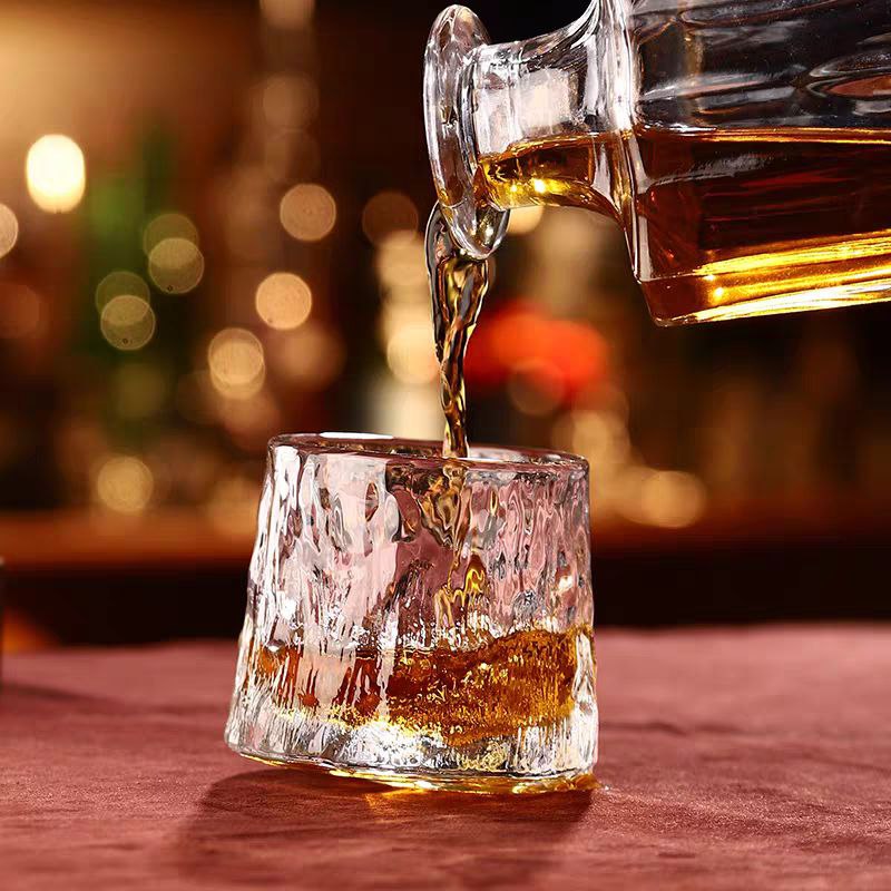 كوباية راقصة 180 ملي لشرب وتقديم المشروبات الباردة والساخنة للضيوف بشكل شيك