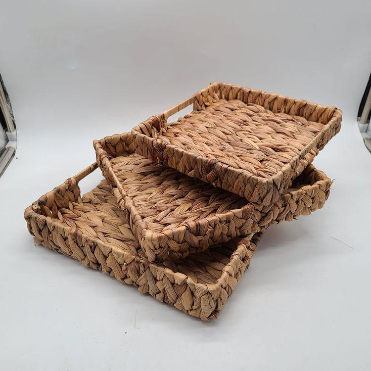 طقم باسكت 3 قطع بمقاسات مختلفة لحمل وتنظيم ادوات العناية بالبشرة والشعر وقطع الديكور بيد من الخوص