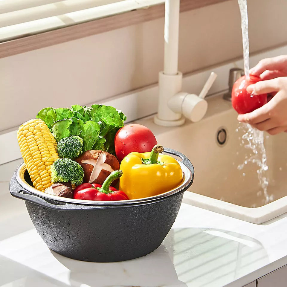 طبق بلاستيك بمصفاه ستاليس ستيل باللون الرمادي -24 *10سم