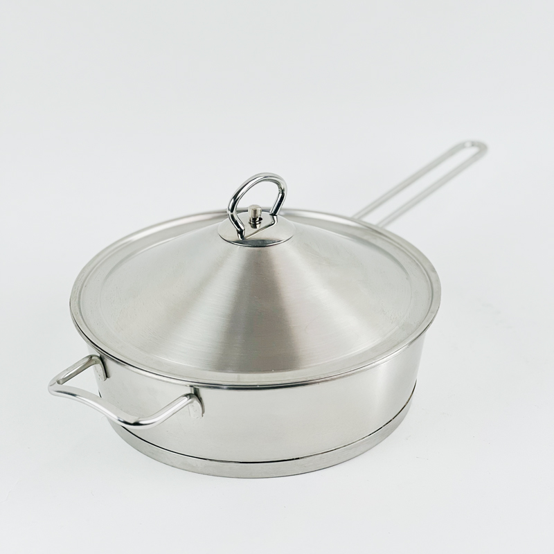 طاسة استانلس ستيل تركي بغطاء ومقبض يد لسهولة الحمل مقاس 24سم 2.80 لتر