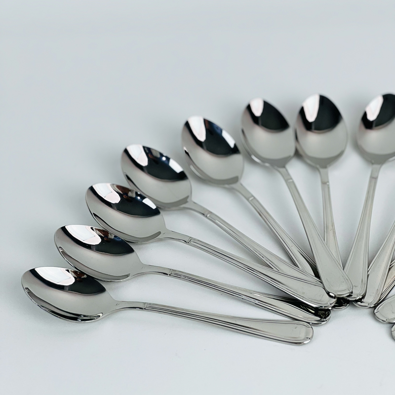 طقم معالق شاي استانلس ستيل تركي 12 قطعة باللون الفضي