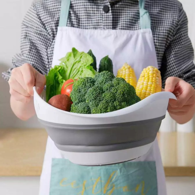 سلة لغسيل الخضروات والفواكه بصفاية سيليكون قابل للطي