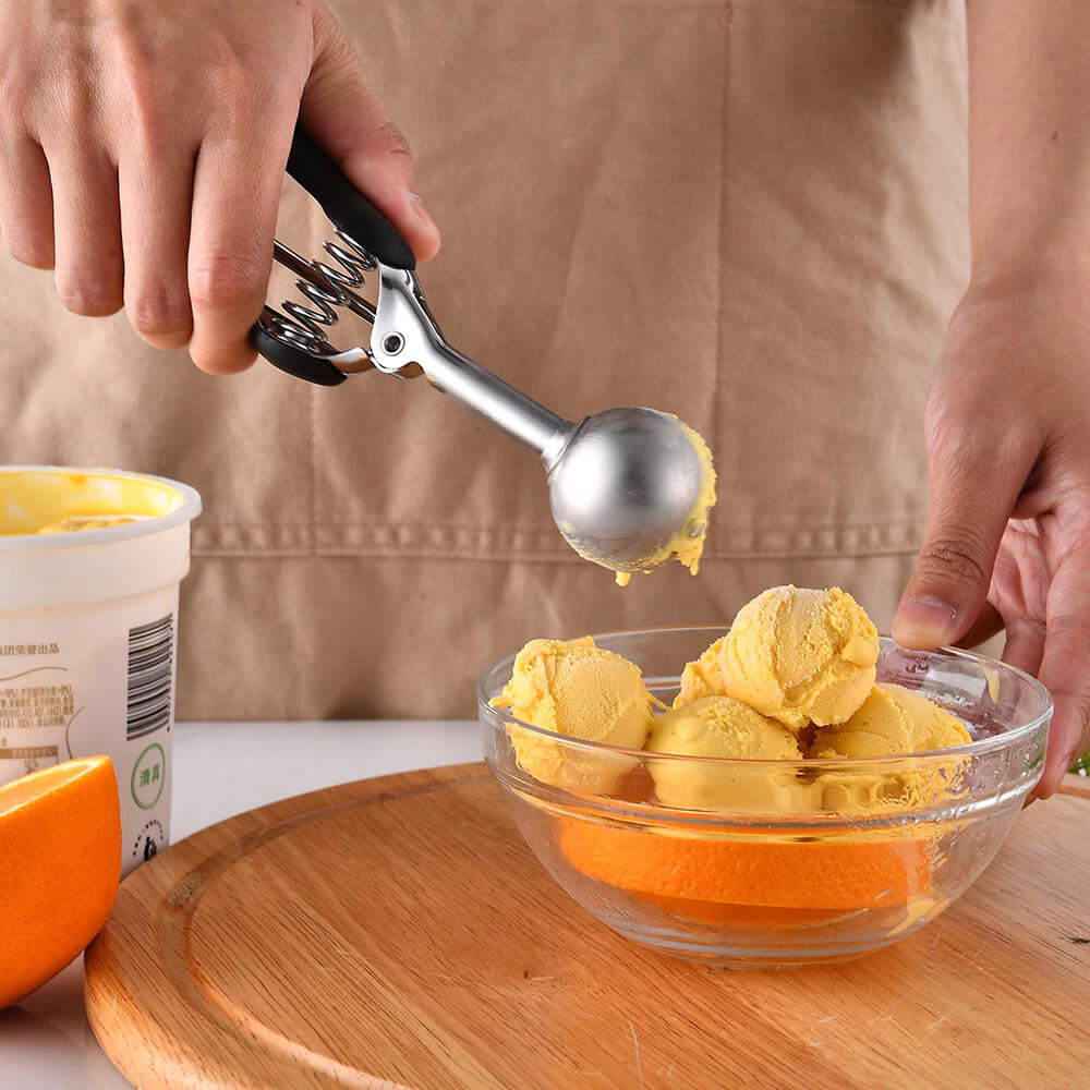 ملعقة ايس كريم استانليس ستيل غير قابل للصدأ عملية وسهلة الاستخدام