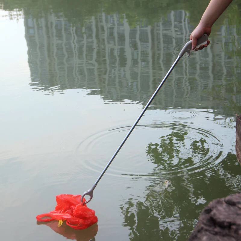 ملقاط وماسك لألتقاط الأشياء من علي الارض بدون انحناء