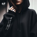 You're Bigger Than What's Making You Anxious هودي اوفر سايز قطن باللون الأسود