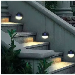 [HH00018894] كشاف حائط يعمل بالطاقه الشمسية ويضئ تلقائيآ في الليل